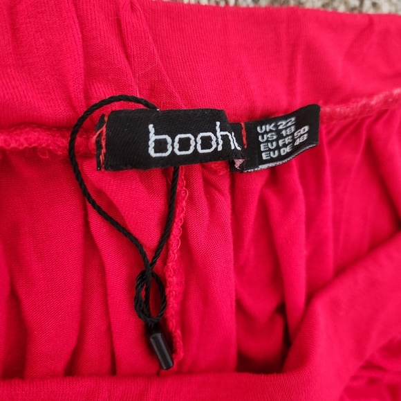 Red ruffle shorts boohoo - Picture 2 of 2